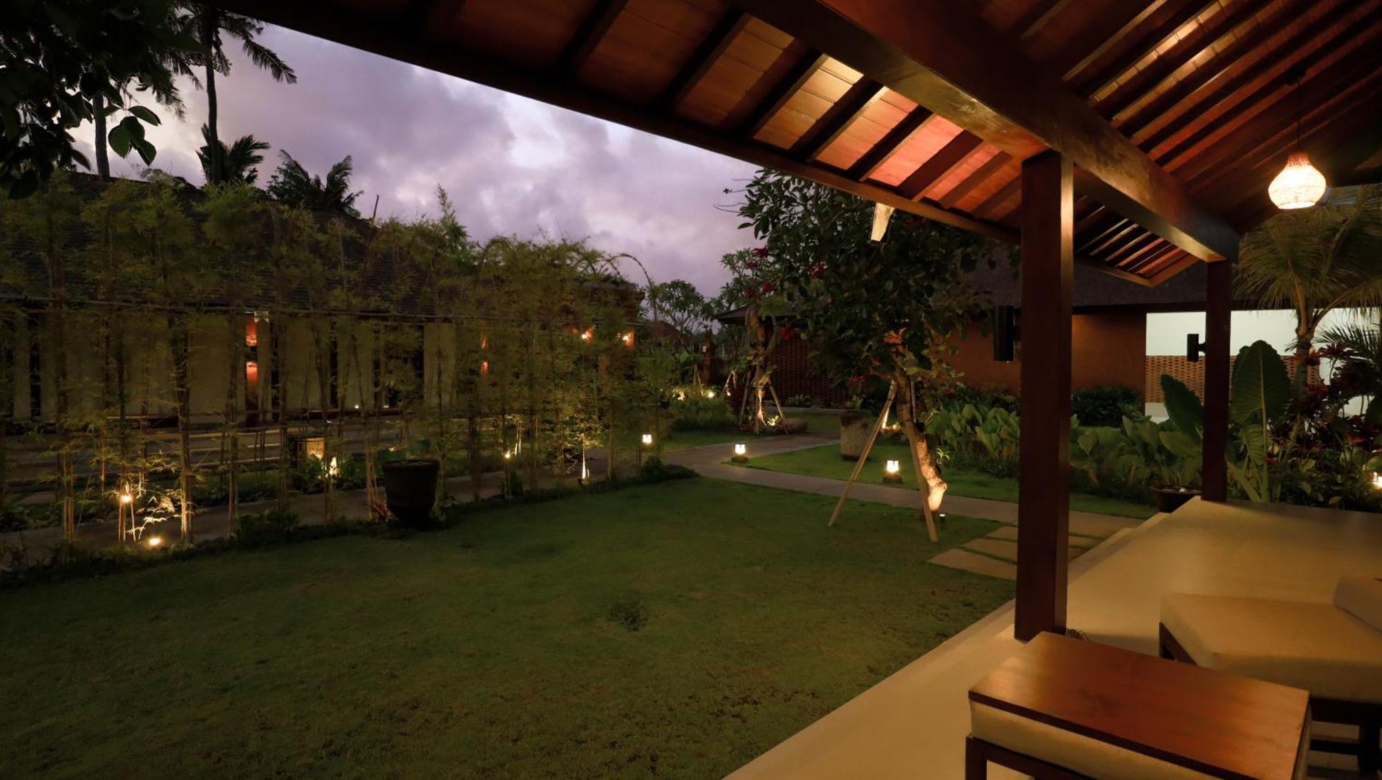K Ko Surf Village At Keramas Lebih Buitenkant foto